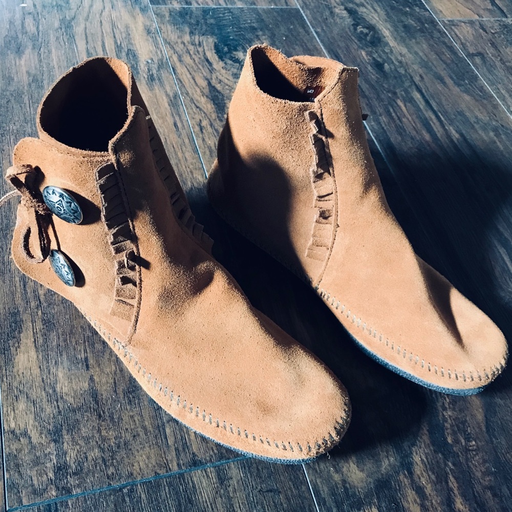 Minnetonka Two Button Hard Sole boot.
